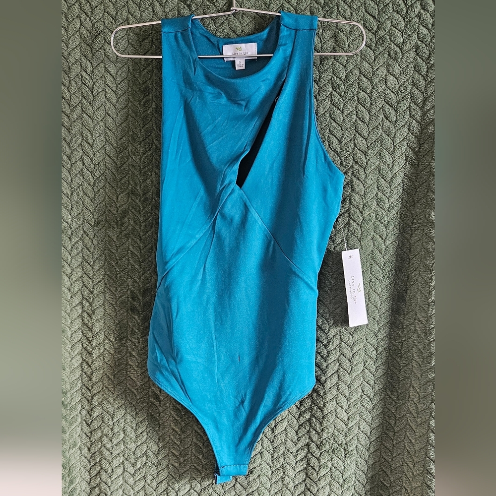 ❤️‍🔥3 for $20: Blue keyhole bodysuit